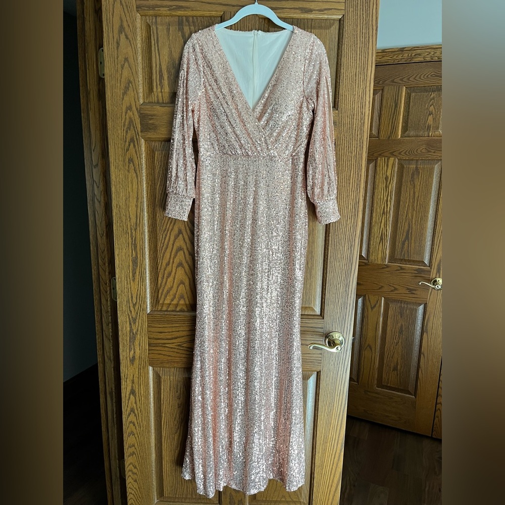 Rose gold long, fish tale gown - split sleeve gown. NWOT - Size M